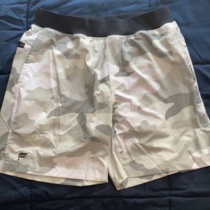 Men’s CAMO fabletics shorts Size M